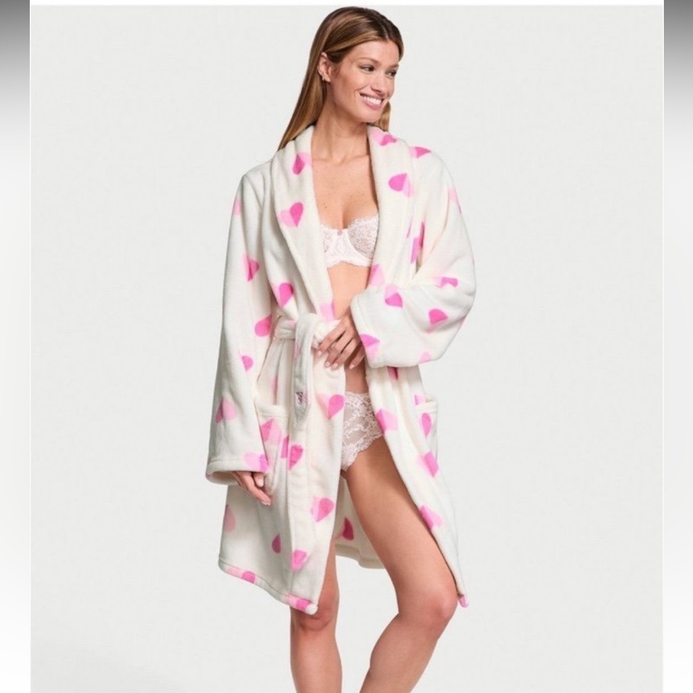 Women's Pink Heart Patterned Robe - Picture 2 of 5